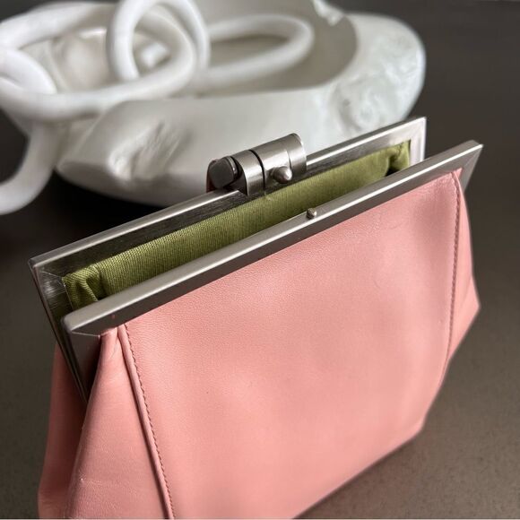 HOBO INTERNATIONAL PinkāLeather Hang Bag Single Handle Top StructuredāDesign. - Picture 2 of 9